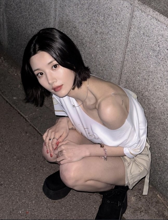 Kwon Eunbi, la "Déesse des Festivals Universitaires", dévoile ses tenues personnalisées pour chaque université