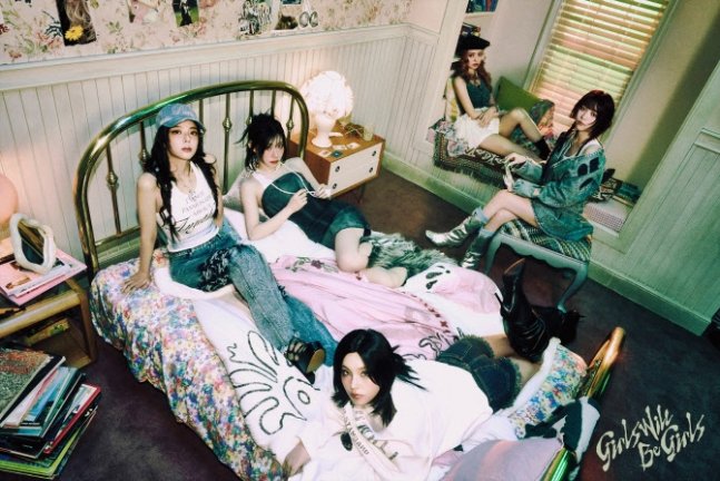 Pochette officielle du mini-album « Girls Will Be Girls » d’ITZY