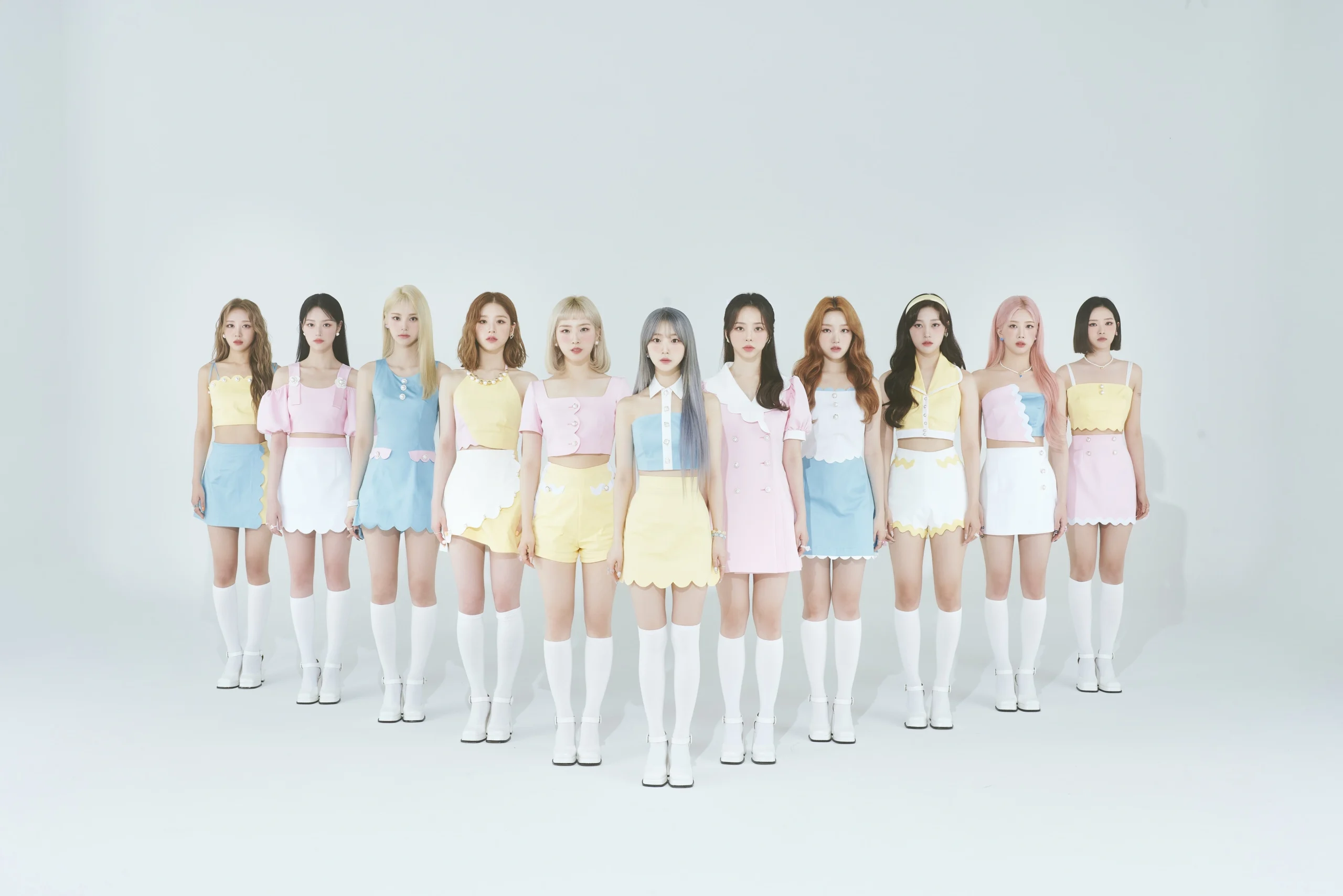Pourquoi certains groupes K-pop créent des univers fictifs pour leurs comebacks ?